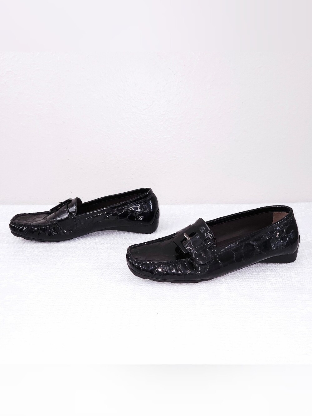 Stuart Weitzman Cia Patent Leather Loafers Croc Embossed Buckle Flats